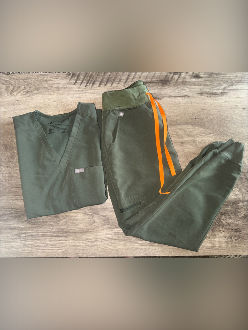 Figs women’s Olive Green Scrub Set XS with Bright Orange Drawcord